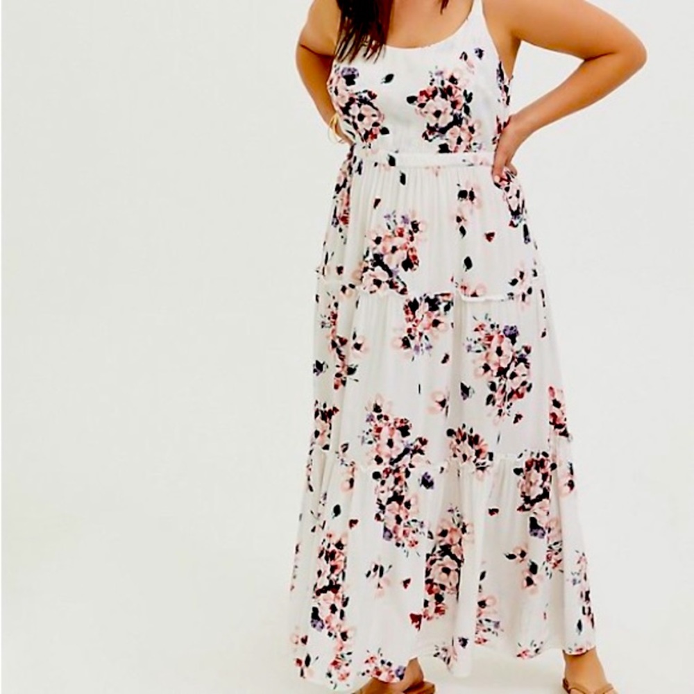 Torrid White Floral Maxi Dress size 00